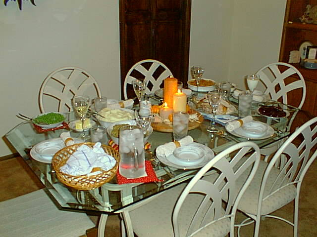 Thanksgiving table